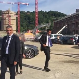 Commemorazione vittime del Ponte Morandi: l'arrivo di Salvini e Di Maio (VIDEO) Commemorazione vittime del Ponte Morandi: l'arrivo di Salvini e Di Maio (VIDEO)