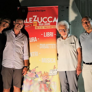 Riva Ligure: grande successo ieri sera per Bruno Gambarotta ospite della rassegna Sale in Zucca Riva Ligure: grande successo ieri sera per Bruno Gambarotta ospite della rassegna Sale in Zucca