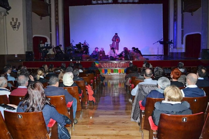 "Migranti: musica, parole, immagini contro la globalizzazione dell'indifferenza': domani alla Sala Beckett di San Lorenzo al Mare "Migranti: musica, parole, immagini contro la globalizzazione dell'indifferenza': domani alla Sala Beckett di San Lorenzo al Mare