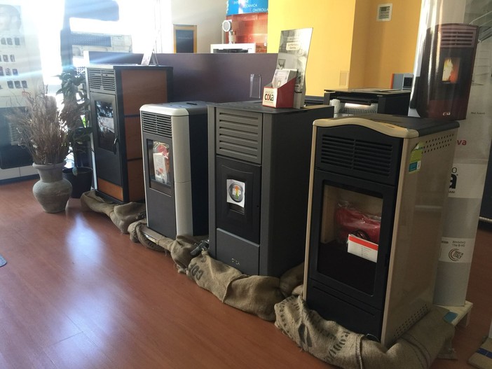 Rottamazione vecchia stufa ed apertura outlet piastrelle: ecco le novità per l'estate 2018 di Hydros di Vallecrosia