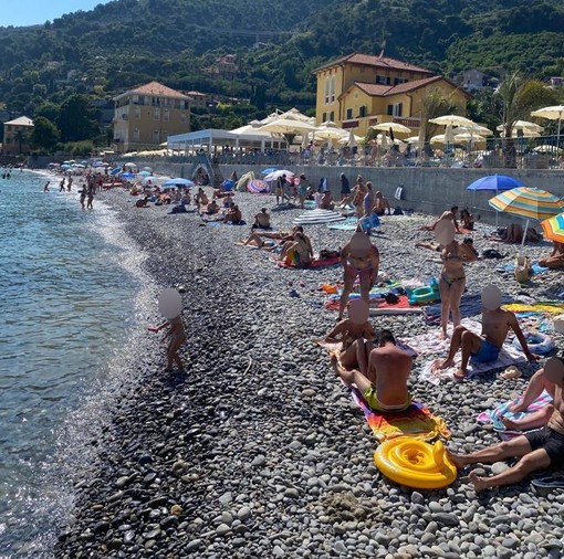 La spiaggia di Latte ieri pomeriggio