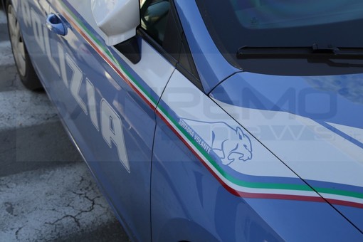 Sanremo: guardiano di un supermercato armato di manganello telescopico e manette, denunciato dalla Polizia Sanremo: guardiano di un supermercato armato di manganello telescopico e manette, denunciato dalla Polizia