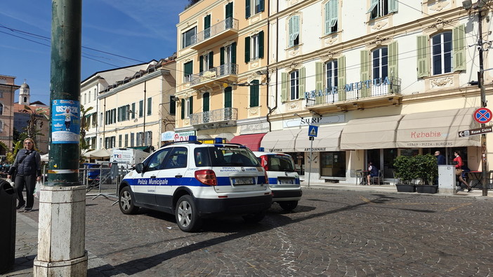 Sanremo: 'Pride 2025', ecco l'ordinanza del Sindaco che vieta la vendita di bevande da asporto Sanremo: 'Pride 2025', ecco l'ordinanza del Sindaco che vieta la vendita di bevande da asporto