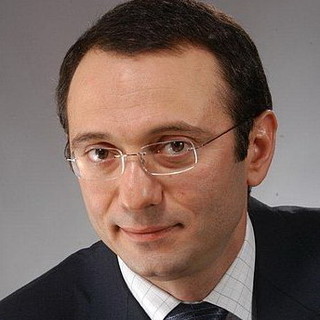 Nizza: arrestato ieri notte all'aeroporto 'Cote d'Azur' l'oligarca e senatore russo Suleyman Kerimov