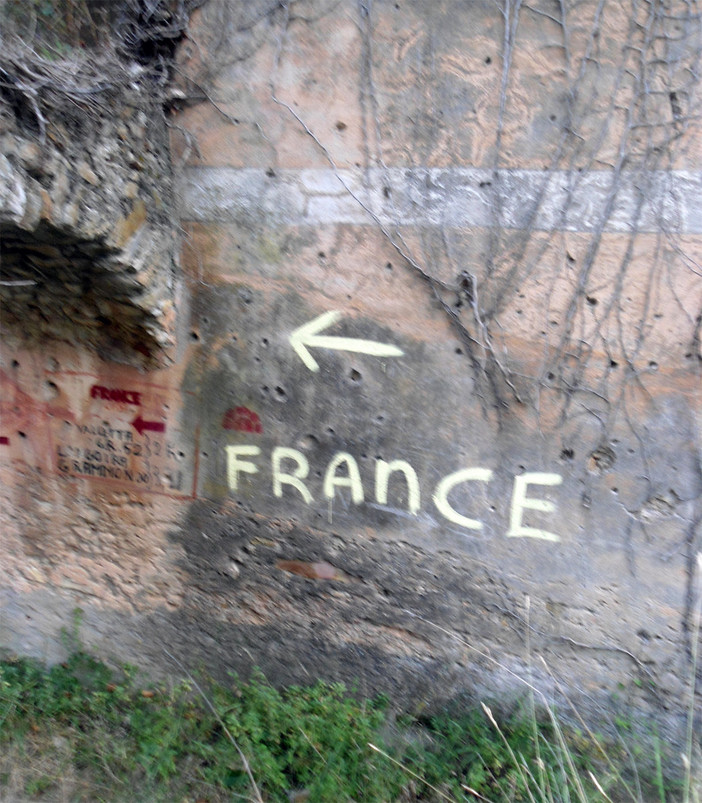 Ventimiglia: Barnabà e Veziano propongono la trasformazione delle 'Case Gina' in un museo dell'emigrazione