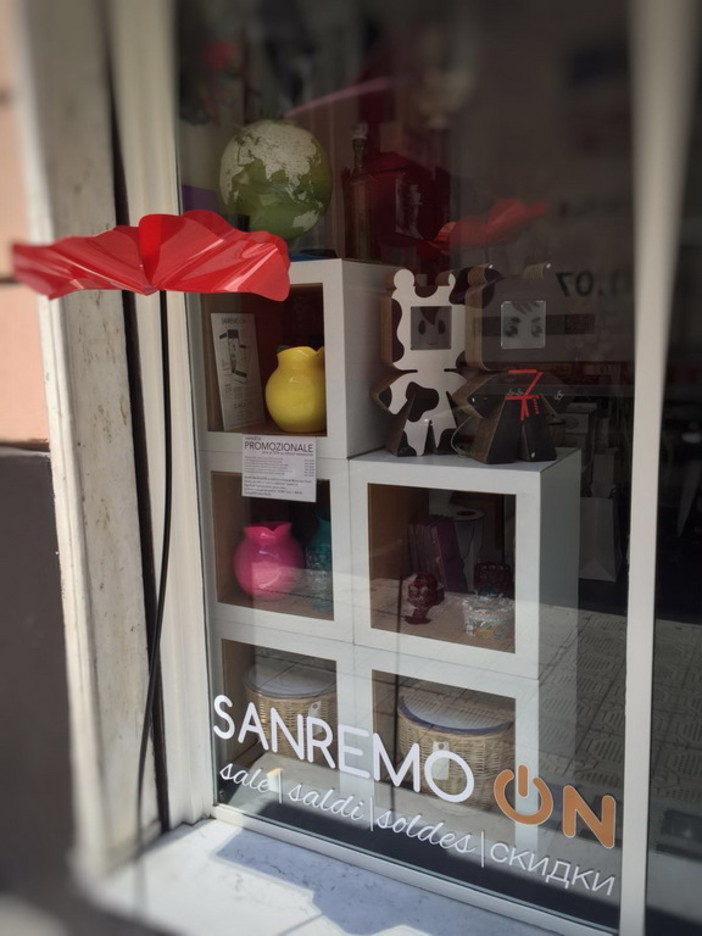 Domenica di shopping a Sanremo… in saldo: continua anche oggi la caccia all’affare nella città dei fiori Domenica di shopping a Sanremo… in saldo: continua anche oggi la caccia all’affare nella città dei fiori