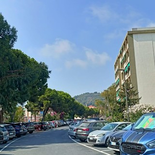 Parcheggi a Vallecrosia, da 25 a 15 euro: Perri riduce la tariffa mensile degli abbonamenti