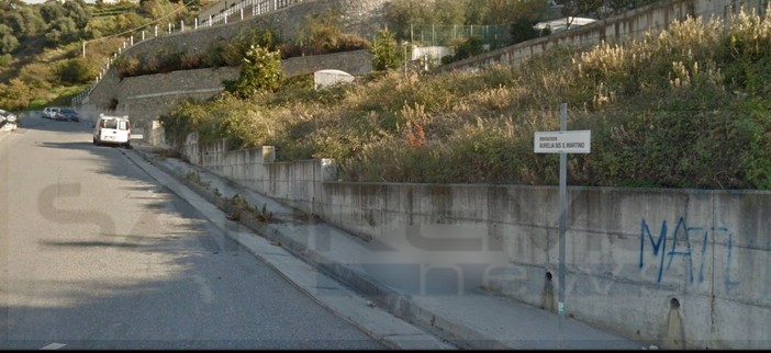 Sanremo: strada sopra San Martino senza nome, senza illuminazione ma piena di discariche abusive (Foto) Sanremo: strada sopra San Martino senza nome, senza illuminazione ma piena di discariche abusive (Foto)