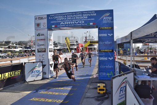 Partita questa mattina la 17a edizione del 'Portosole Sanremo Olympic Triathlon' (Foto &amp; Video)