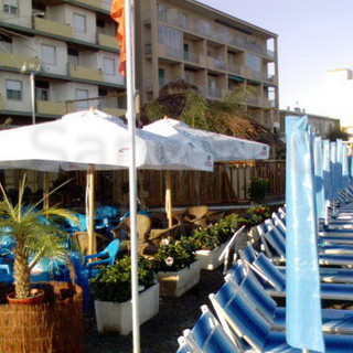 Vallecrosia: domani sera grande appuntamento con il cabaret al 'Corallo Beach' Vallecrosia: domani sera grande appuntamento con il cabaret al 'Corallo Beach'
