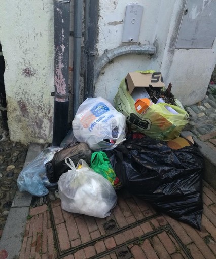 Sanremo, estate e raccolta differenziata: promossi stabilimenti balneari e ristoranti, bocciate le seconde case. Artusi: “Alcuni non hanno il minimo rispetto dell’ambiente” Sanremo, estate e raccolta differenziata: promossi stabilimenti balneari e ristoranti, bocciate le seconde case. Artusi: “Alcuni non hanno il minimo rispetto dell’ambiente”