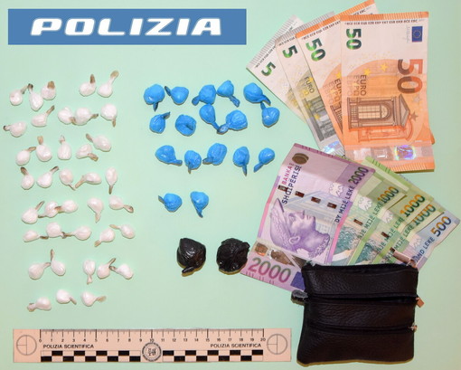 Vallecrosia, arrestato con 57 dosi di cocaina nascoste nell’auto: sequestrati 46 grammi di droga Vallecrosia, arrestato con 57 dosi di cocaina nascoste nell’auto: sequestrati 46 grammi di droga