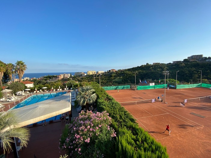 Friendly OPEN WEEK al Solaro Sporting di Sanremo per festeggiare e promuovere lo sport Friendly OPEN WEEK al Solaro Sporting di Sanremo per festeggiare e promuovere lo sport