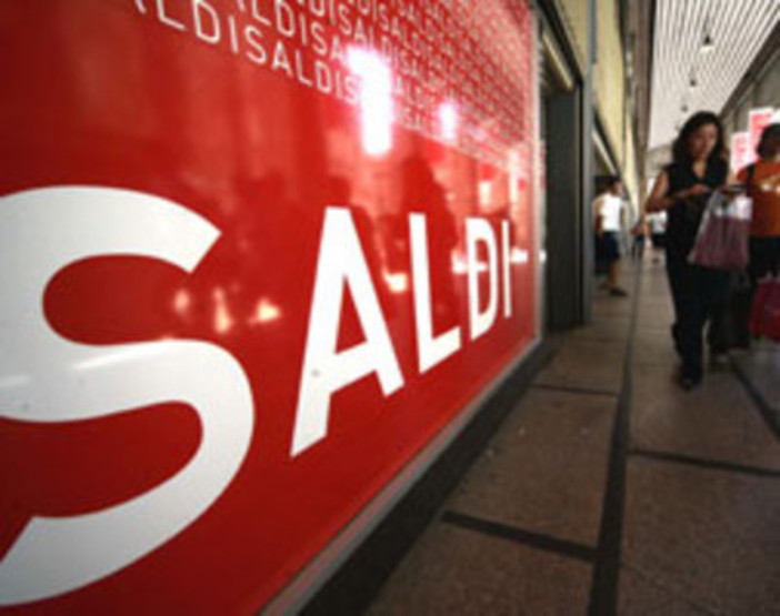 Al via il 5 gennaio anche nella nostra provincia i saldi: le aspettative per i commercianti dopo un Natale 'così così'