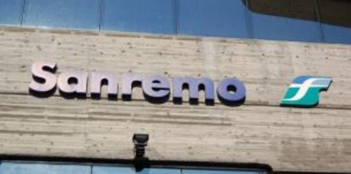 Sanremo: stazione FFSS chiusa e disagi per gli utenti, lo sfogo del lettore Claudio Sanremo: stazione FFSS chiusa e disagi per gli utenti, lo sfogo del lettore Claudio