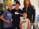 Stefanos Tsitsipas (in alto a sinistra) con lo staff del Bordighera Lawn Tennis Club