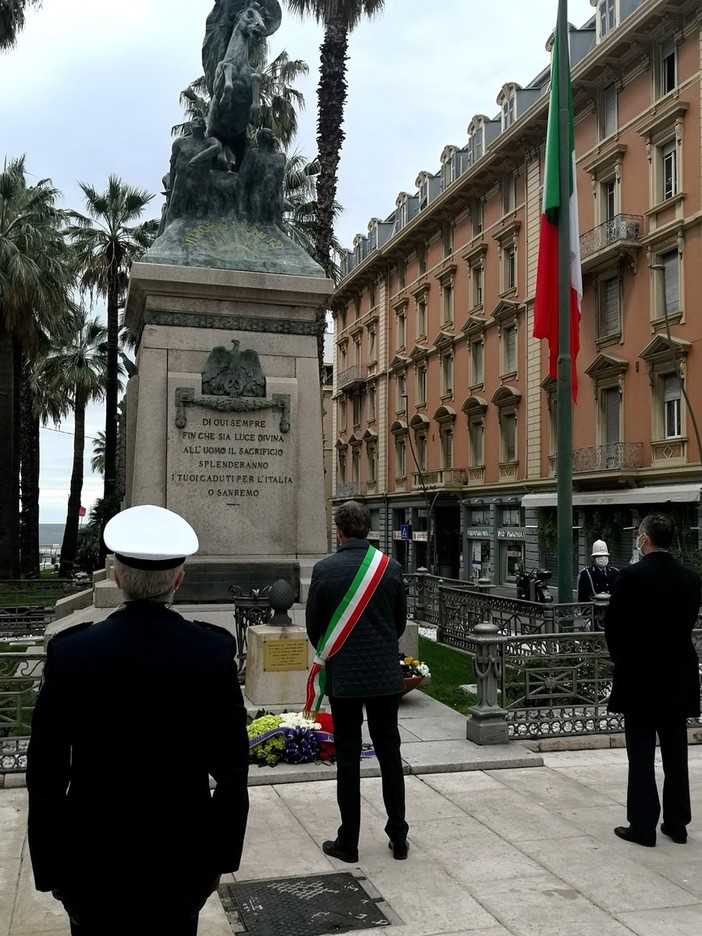 Il Comune di Sanremo onora le vittime del Coronavirus, Biancheri: “Nel cuore e nella mente il dolore per le tante perdite”