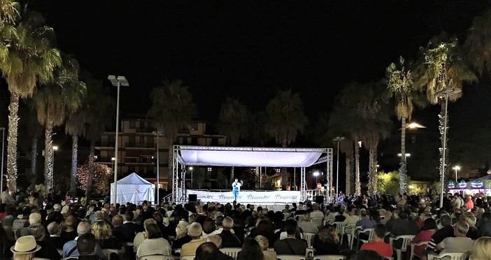 San Bartolomeo al Mare: San Bart Cabaret, oltre 2mila persone ogni sera (FOTO)