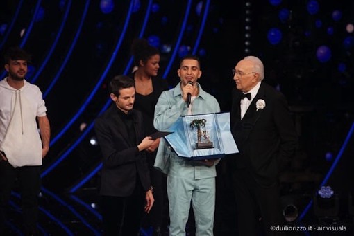 La premiazione sul palco del Casinò (Foto Duilio Rizzo) La premiazione sul palco del Casinò (Foto Duilio Rizzo)