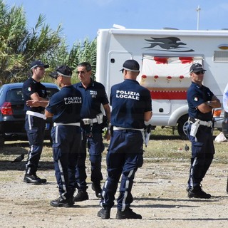 Sanremo: per Ferragosto organizzano un camping abusivo con vista mare, sgomberate 35 persone nella zona di Pian di Poma (Foto)
