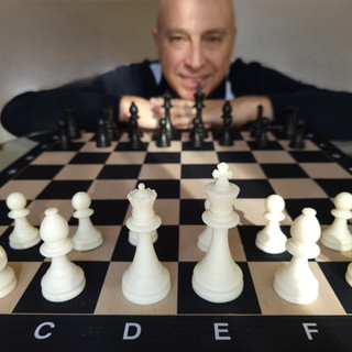 Dall'istruttore sanremese Ferdinando Mongelli un sito internet per imparare a giocare a scacchi