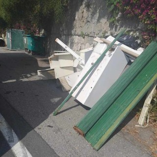 Ventimiglia: multe a chi lascia ingombranti ovunque, l'Assessore Milena Raco "Non annulleremo i verbali" Ventimiglia: multe a chi lascia ingombranti ovunque, l'Assessore Milena Raco "Non annulleremo i verbali"