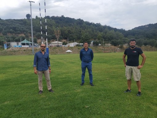 L'Assessore allo Sport Simone Vassallo, Luigi Ardoino, presidente dell'Associazione sportiva Imperia Rugby e  il consigliere delegato allo Sport Paolo Ornamento