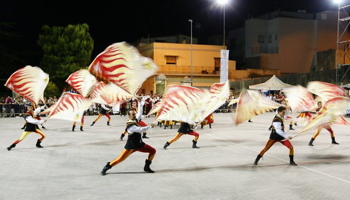Ventimiglia: lunedì prossimo il gruppo sbandieranti dei sestieri nella 'Notte del Guiderdone' Ventimiglia: lunedì prossimo il gruppo sbandieranti dei sestieri nella 'Notte del Guiderdone'