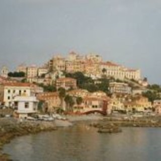 San Lorenzo al Mare: continua stasera il ciclo di incontri 'Due parole in riva al mare'