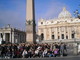La scuola al completo di fronte a San Pietro