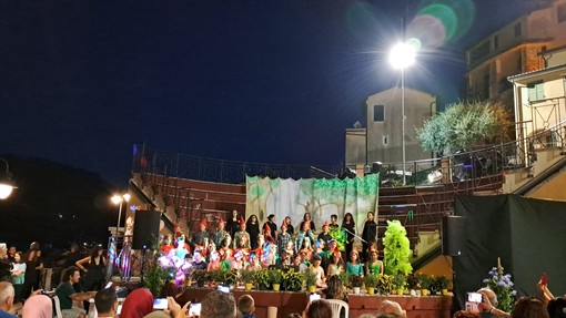 La scuola primaria di San Biagio della Cima porta in scena lo spettacolo “I custodi della Terra” (Foto)