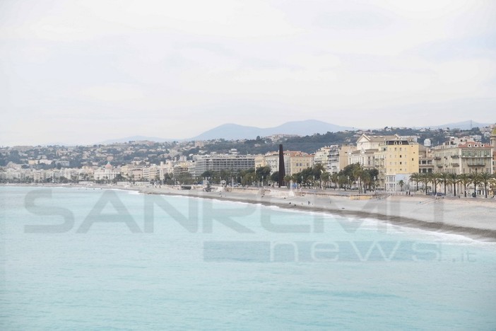 Sabato prossimo riaprono le spiagge in Costa Azzurra: paese che vai…regola che trovi. Ombrelloni ad ore per le spiagge private?