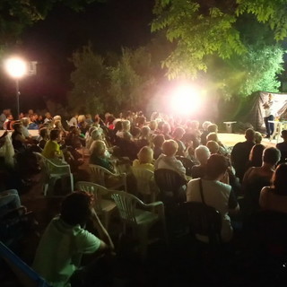 Vallecrosia: oltre 200 spettatori alla 'Casa Valdese' per lo spettacolo ‘Donne e uomini: variazioni sul tema’ (Foto) Vallecrosia: oltre 200 spettatori alla 'Casa Valdese' per lo spettacolo ‘Donne e uomini: variazioni sul tema’ (Foto)