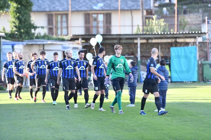 Imperia calcio, il direttore generale Alfredo Bencardino smentisce il cluster:" Non ci sono 11 casi, ma rimane il problema del rientro in campo" Imperia calcio, il direttore generale Alfredo Bencardino smentisce il cluster:" Non ci sono 11 casi, ma rimane il problema del rientro in campo"