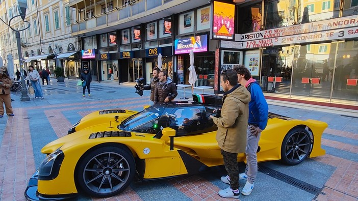 Sanremo: spot della casa d'auto Isotta Fraschini girato tra il centro e la zona a mare (Foto)
