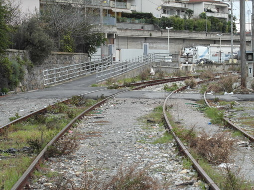 Ventimiglia: sottoscritto il protocollo di intesa per la riconversione delle aree ferroviarie in parcheggi e aree verdi Ventimiglia: sottoscritto il protocollo di intesa per la riconversione delle aree ferroviarie in parcheggi e aree verdi