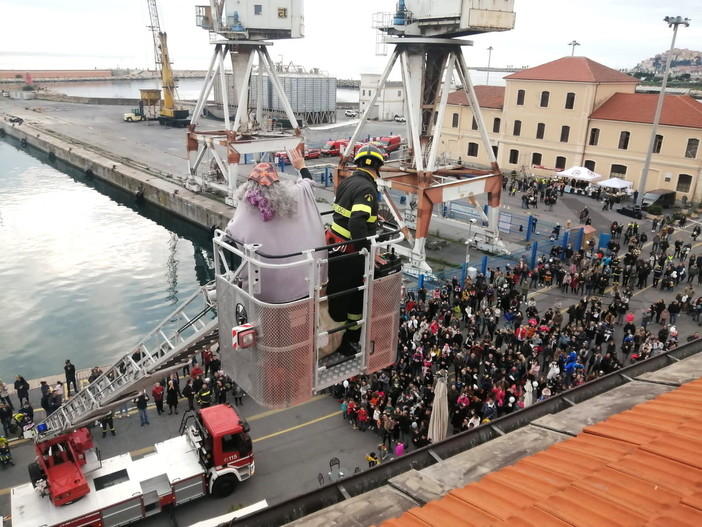 Imperia, torna “Salviamo la Befana”: solidarietà e divertimento domani pomeriggio in Calata Cuneo Imperia, torna “Salviamo la Befana”: solidarietà e divertimento domani pomeriggio in Calata Cuneo