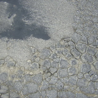 Lettore ci scrive per la drammatica situazione della strada verso Piani di Imperia