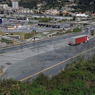 Ventimiglia: cambio di 'obiettivo' per i manifestanti francesi in barriera, ora vogliono bloccare la direzione Francia