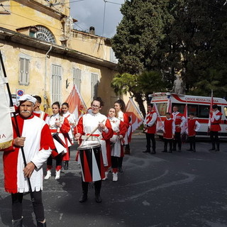 Ventimiglia: alla festa di S. Benedetto Revelli di Taggia, inaugurato nuovo gonfalone del Sestiere Cuventu