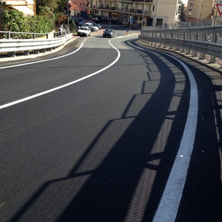 Sanremo: sistemato lunedì scorso dall'Anas l'asfalto che stava cedendo allo svincolo dell'Aurelia Bis Sanremo: sistemato lunedì scorso dall'Anas l'asfalto che stava cedendo allo svincolo dell'Aurelia Bis