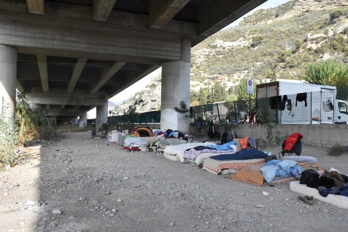 Ventimiglia: migranti e braccio di ferro Italia-Francia, Ioculano a Toti "Forse non si è accorto che la città è in Italia" Ventimiglia: migranti e braccio di ferro Italia-Francia, Ioculano a Toti "Forse non si è accorto che la città è in Italia"