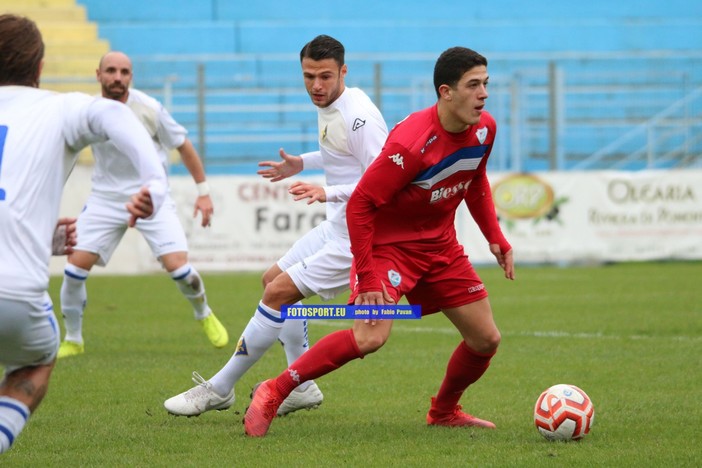 Mano pesante del Giudice Sportivo su Matteo Likaxhiu: il centrocampista della Sanremese è stato fermato per quattro giornate Mano pesante del Giudice Sportivo su Matteo Likaxhiu: il centrocampista della Sanremese è stato fermato per quattro giornate