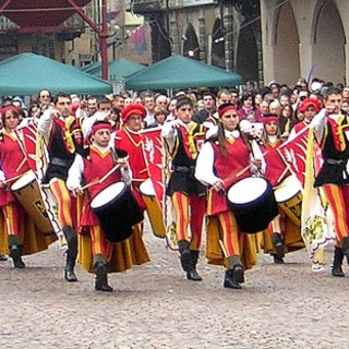 Ventimiglia: gli sbandieratori si piazzano a metà classific
