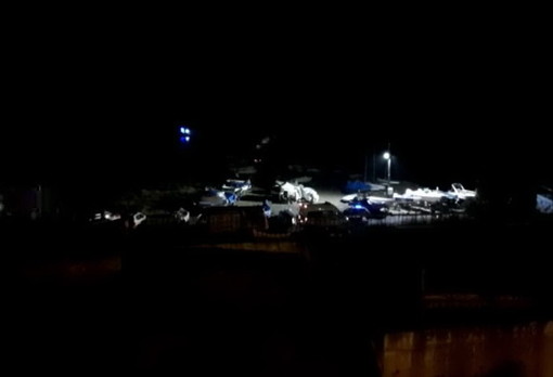 Ospedaletti: uomo sugli scogli di Baia Verde, questa notte mobilitazione di soccorsi (Foto) Ospedaletti: uomo sugli scogli di Baia Verde, questa notte mobilitazione di soccorsi (Foto)