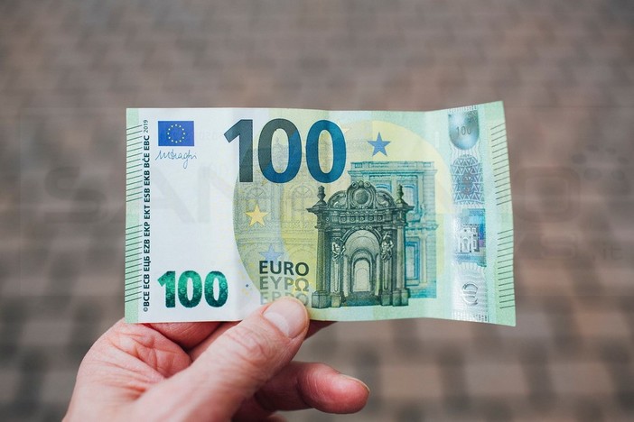 Sanremo: giovedì all'hotel Royal conferenza dal titolo ‘I cavalieri della notte’, un interessante percorso conoscitivo su trading, bitcoin e investimenti Sanremo: giovedì all'hotel Royal conferenza dal titolo ‘I cavalieri della notte’, un interessante percorso conoscitivo su trading, bitcoin e investimenti