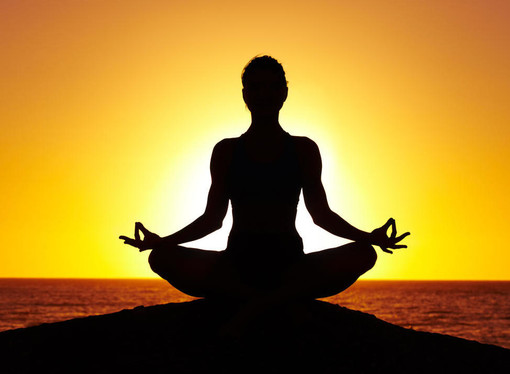 Yin Yoga, meditazione e bagno di suoni all'aperto: un'esperienza di benessere olistico a Sanremo