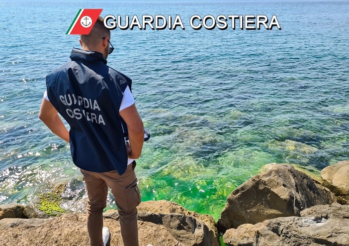 Sanremo: struttura ricettiva scarica abusivamente in mare dalla piscina, ora rischia una multa fino a 60 mila euro (Foto) Sanremo: struttura ricettiva scarica abusivamente in mare dalla piscina, ora rischia una multa fino a 60 mila euro (Foto)