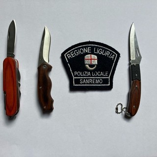 Sanremo, minacciava i passanti con un bastone in corso Garibaldi: fermato ed espulso cittadino irregolare