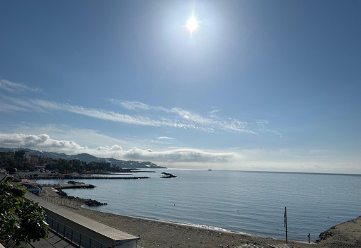 Revocato il divieto temporaneo di balneazione in due tratti del litorale di Sanremo Revocato il divieto temporaneo di balneazione in due tratti del litorale di Sanremo